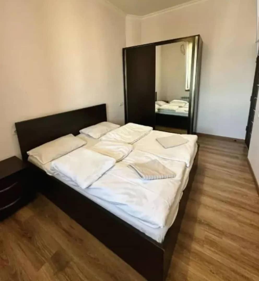 Elite Apartments Yerevan Bagian luar foto
